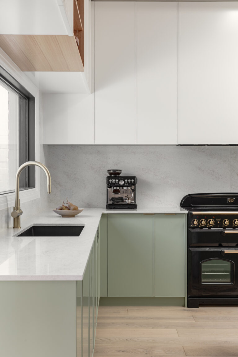 Caesarstone Lunar Frost and Marbannova - Level Built_Summer Hill-AUS by Level Built
